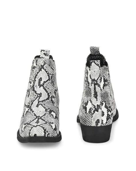 Buy White Boots for Men by DELIZE Online