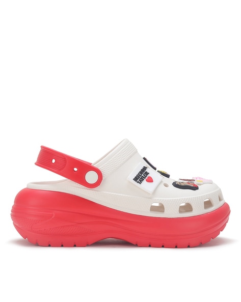 Women Round-Toe Clogs with Applique