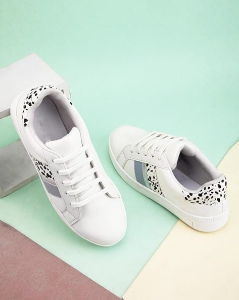 Women Animal Print Low-Top Lace-Up Sneakers