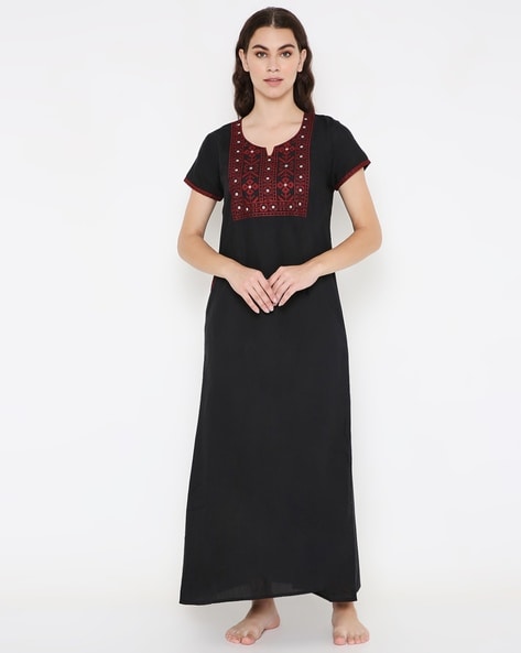 Sand Dune Women Embroidered Round-Neck Nightie