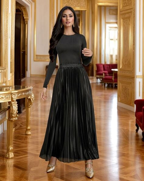 Black maxi skirt online india best sale