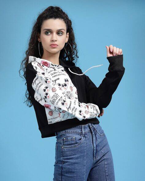 Women Typographic Print Regular Fit Crop Hoodie