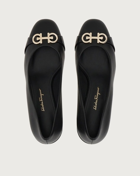 Ferragamo gancini pump best sale