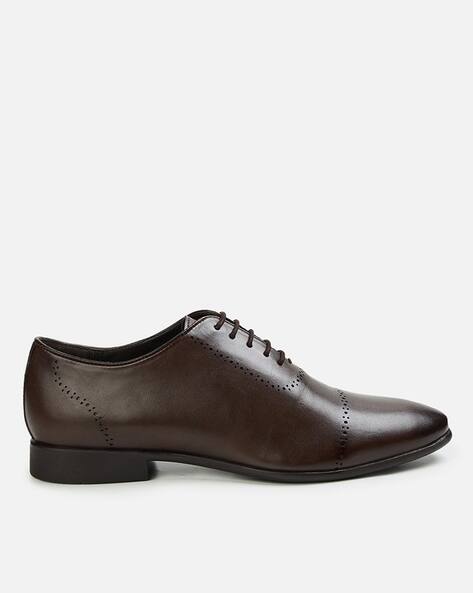 Formal Shoes with Lace Fastening