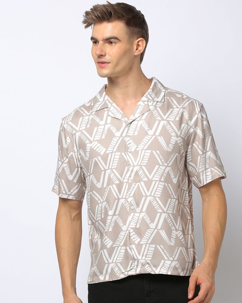 Men Geometric Print Loose Fit Shirt