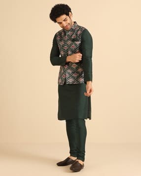 kisah Men Embroidered Regular Fit Nehru Jacket-picture-15