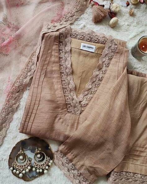 Women Straight Kurta with Pants & Floral Print Dupatta