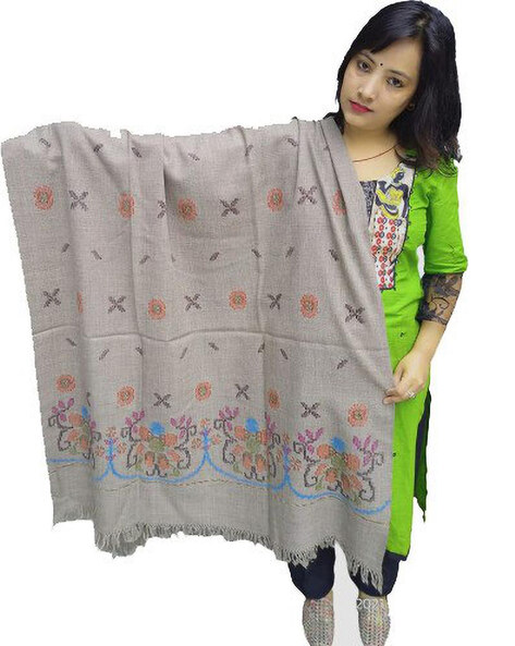 Women Handwoven Kullu Woolen Shawl Price in India