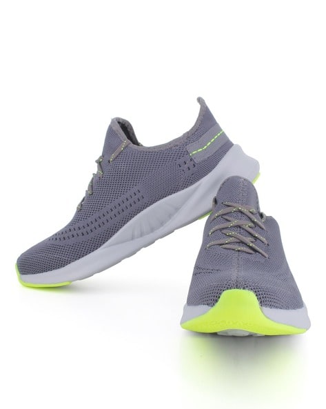 snapdeal nike sneakers