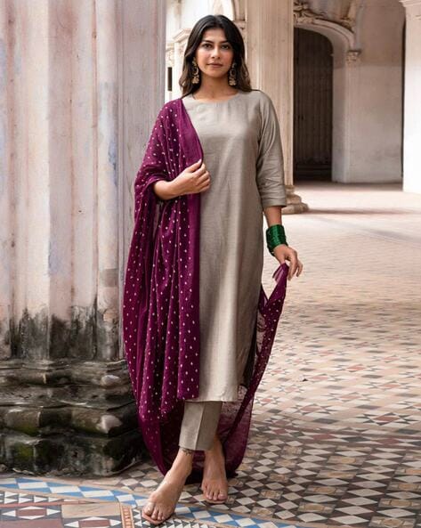 Hetvi Creation Round-Neck Straight Kurta Set