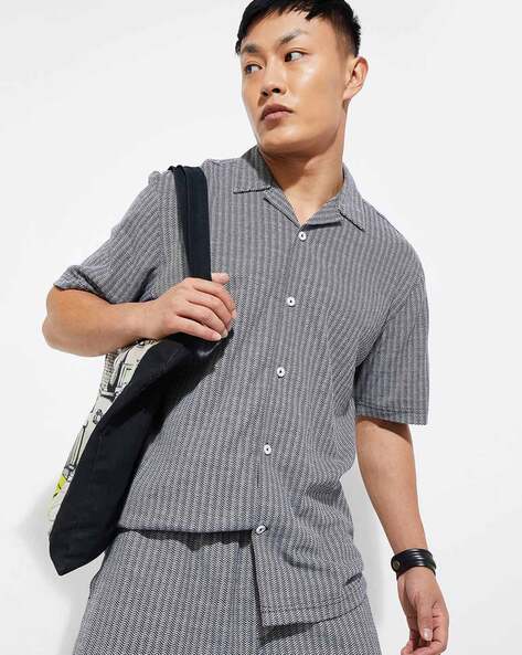 URB_N Men Regular Fit Herringbone Resort Shirt