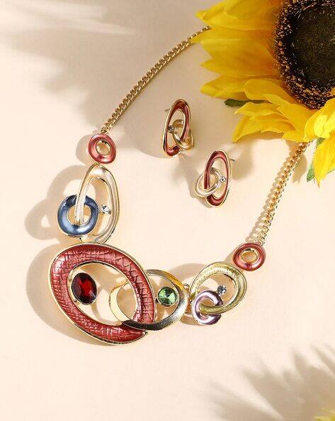 Sohi Women Link-Design Necklace & Earrings Set