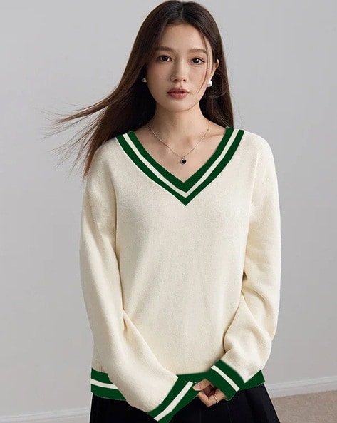 Women Loose Fit V-Neck T-Shirt 