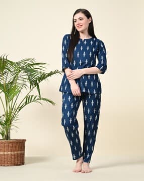 ichaa Women Ikat Print Top & Pyjamas Nightwear Set-picture-30