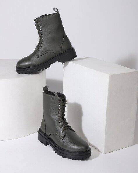 Truffle collection Women Round-Toe Boots with Lace Fastening