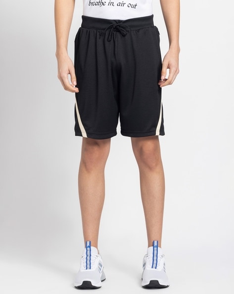 Men World Wide Hoops Regular Fit Basketball Shorts