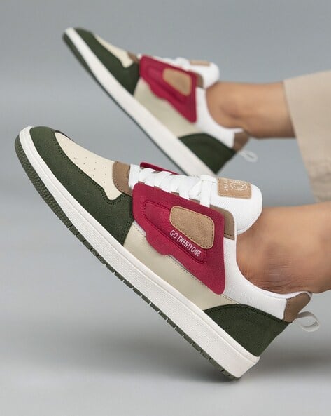 Men Low-Top Lace-Up Sneakers