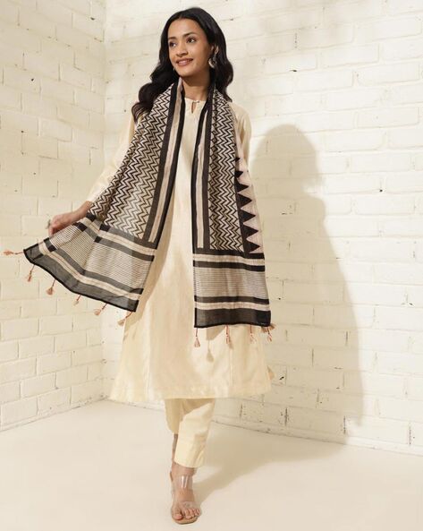 Women Chevron Print Stole with Tassels Price in India