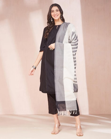 Women Colourblock Dupatta with Tassels Price in India