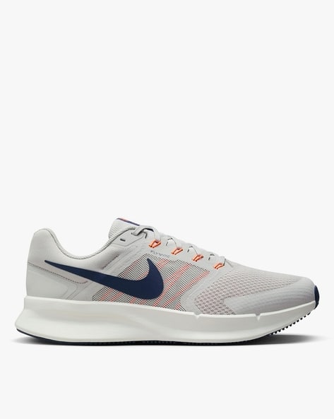 nike's run small
