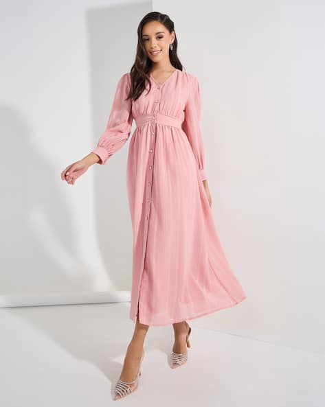 sachin and babi light blue dress What To Wear on a First Date for Men: First Impressions