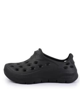 Men Perforated Clogs Flip-Flops