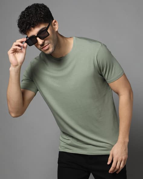 Cotton Blend Round-Neck Solid T-Shirt - Main Image