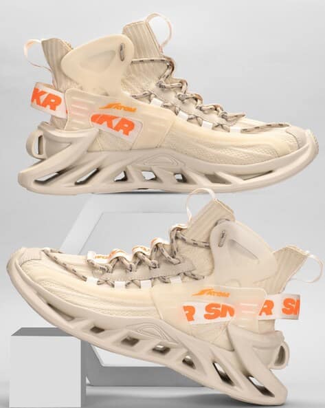 Men Typographic Print Shoes with Lace-Fastening