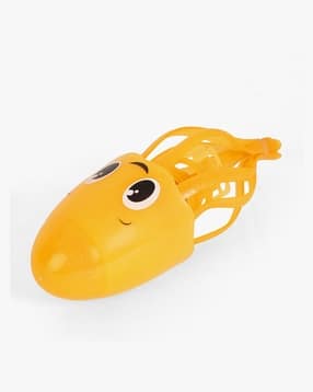 Jellyfish Spins & Races Around the Water