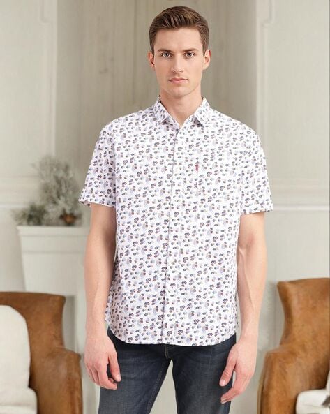 Men Floral Print Slim Fit Shirt with Patch Pocket