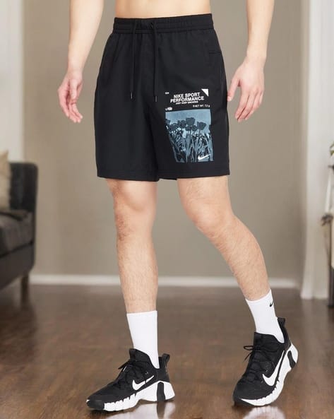 mens nike mid thigh shorts