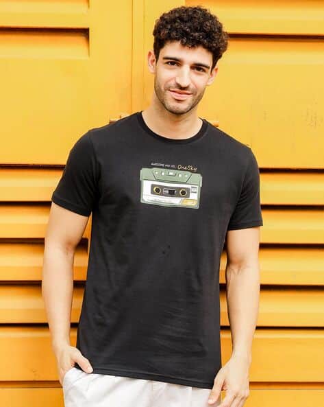 Men Graphic Print Regular Fit Crew-Neck T-Shirt