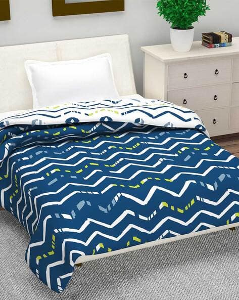 Microfiber Polyester Reversible 120 GSM Geometric Print Single Bed AC Dohar  Quilt Blanket