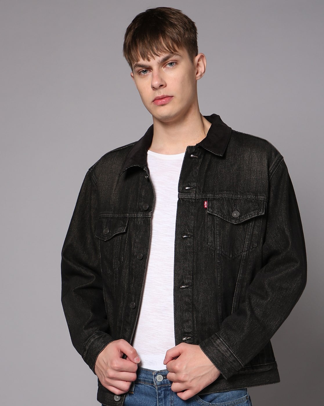 Buy LEVI'S Men Regular Fit Trucker Jacket Online | Ajio.com