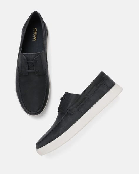 Low-Top Lace-Up Shoes