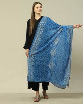 Women Floral Print Dupatta with Tassels-image-28