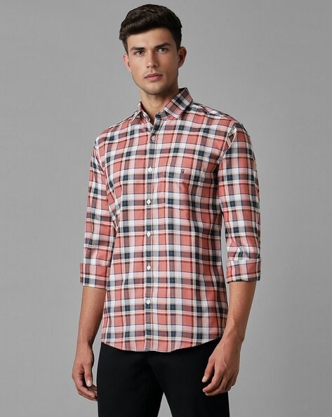 Men Checked Slim Fit Shirt with Patch Pocket