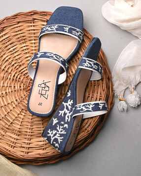 zebba Women Embroidered Platforms-picture-12