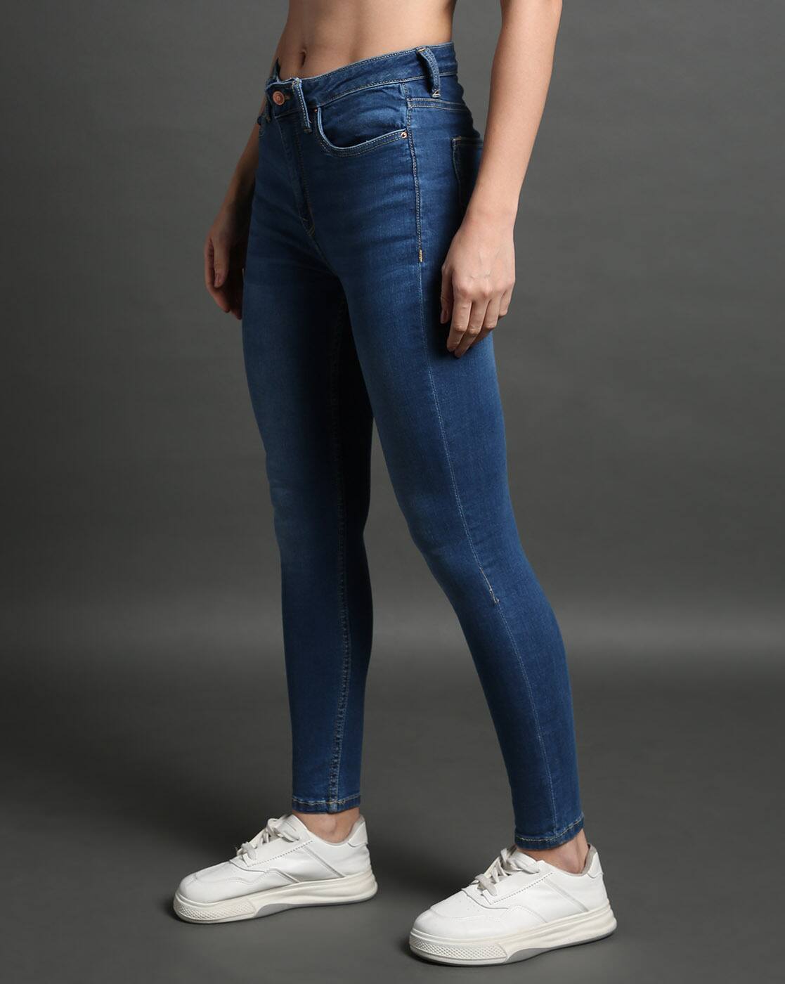 Women Lightly Washed Regular Fit Jeans