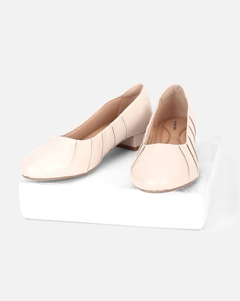 Van Heusen Women Round-Toe Ballerinas