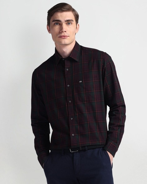 Men Checked Slim Fit Shirt with Patch Pocket