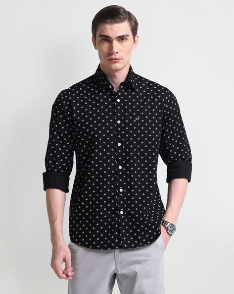 Men Micro Print Slim Fit Shirt with Patch Pocket