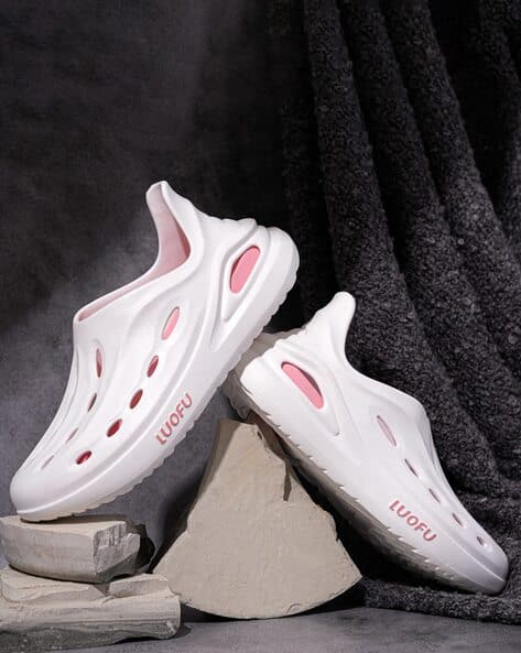 Women Round-Toe Slip-On Clogs