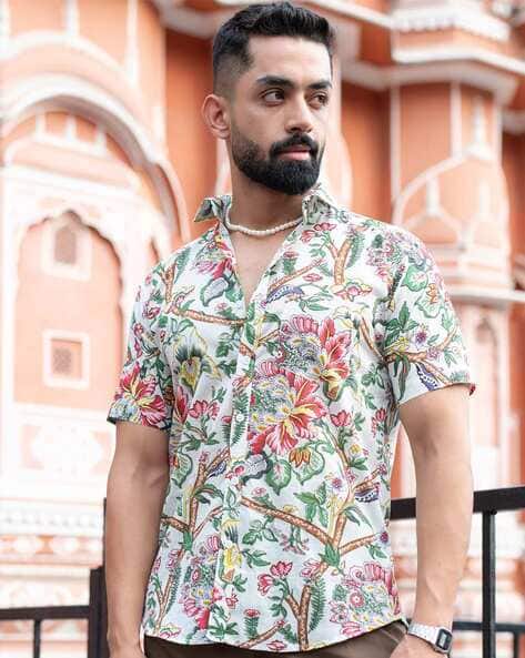 Men Printed Regular Fit Shirt with Spread Collar
