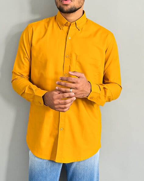 Men Regular Fit Shirt with Button-Down Collar