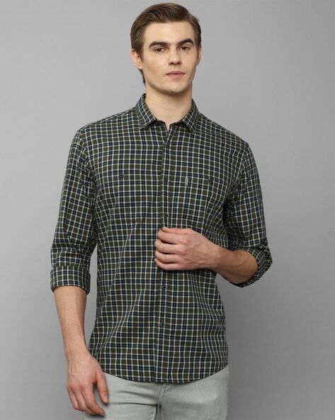 Men Checked Regular Fit Shirt with Patch Pocket