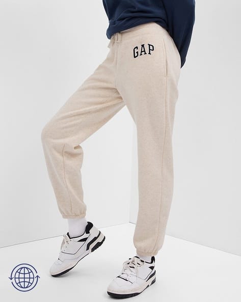 Gap jogging pants discount