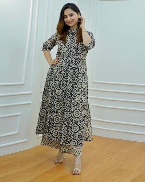 Women Floral Print A-Line Kurta with Palzzos