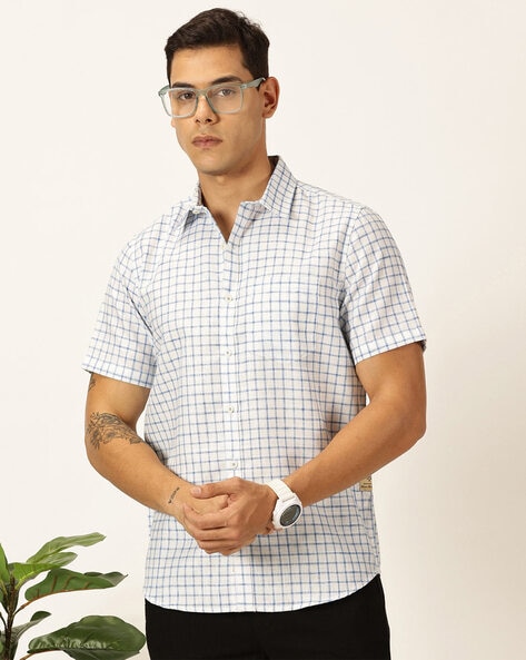 Men Checked Slim Fit Shirt with Spread Collar