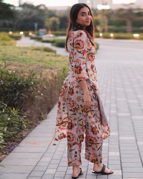Women Floral Print Straight Kurta with Pants